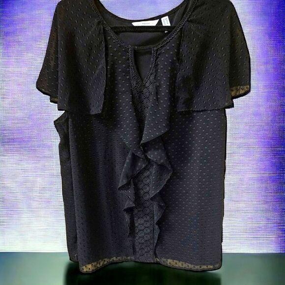 ISAACMIZRAHI LIVE! Plus, Size Black Flutter Clip Dot Ruffle Short Sleeve Top - Picture 1 of 13